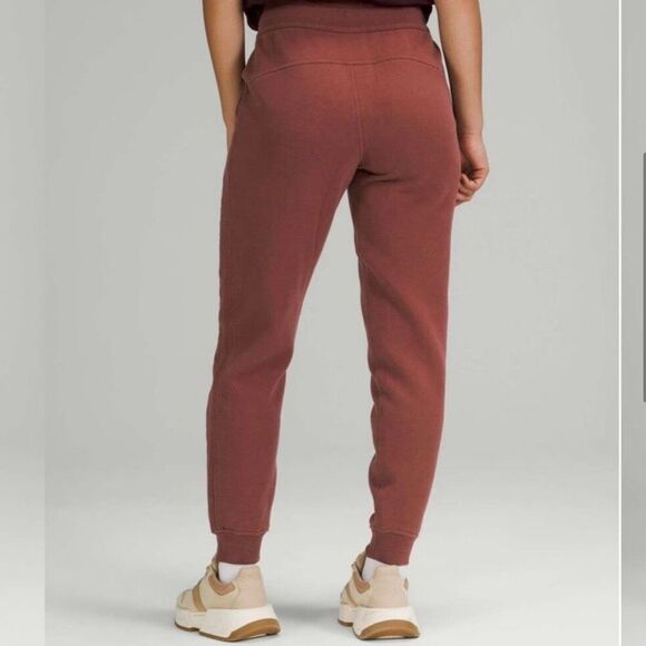 Lululemon Scuba High Rise Jogger Sweatpants Smokey Red 6 - Picture 4 of 12